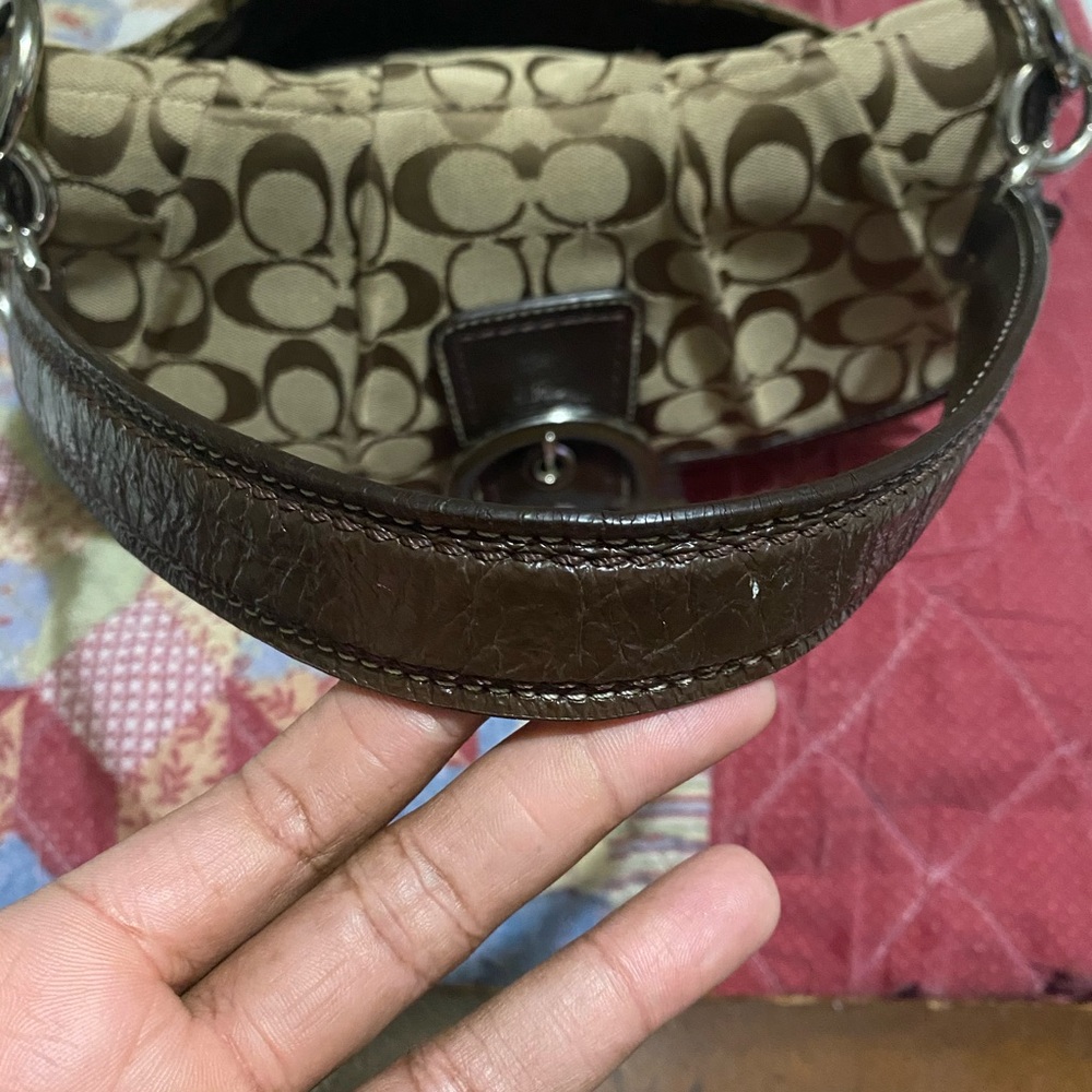 Coach - Picture 3 of 6